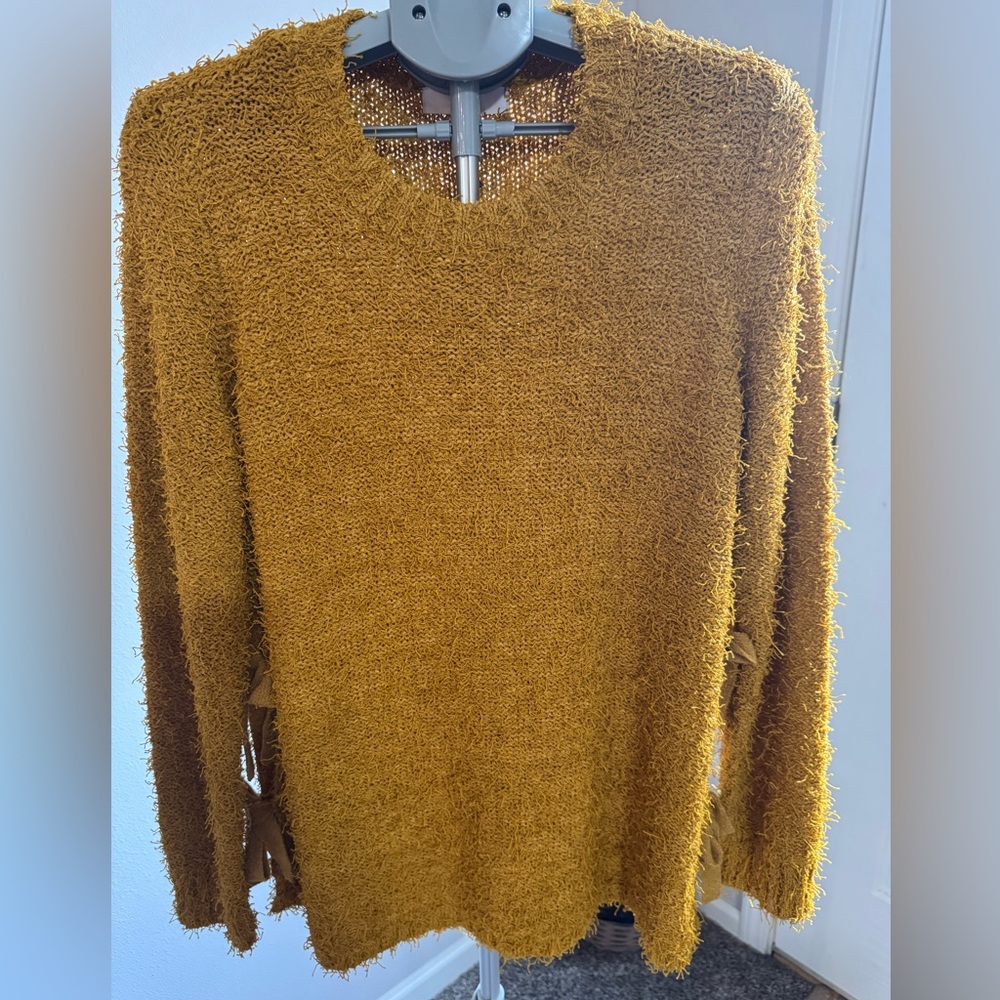 Women’s size L long sleeve‎ pullover sweater top